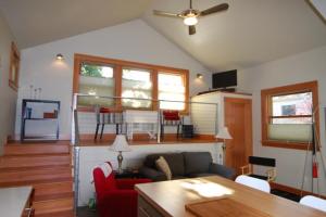 Martha's ADU Living & Dining 2