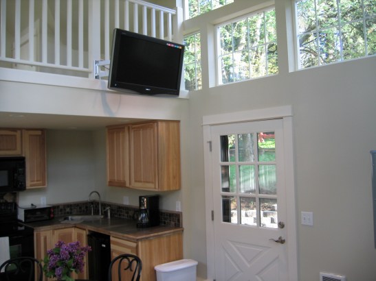 Butler ADU Entry &amp; Kitchen