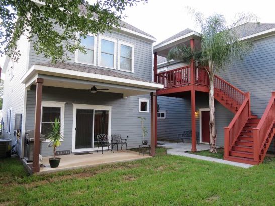 Elizondo ADU Entry & Main House