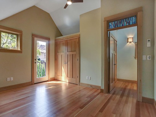 Strom ADU Bedroom & Balcony