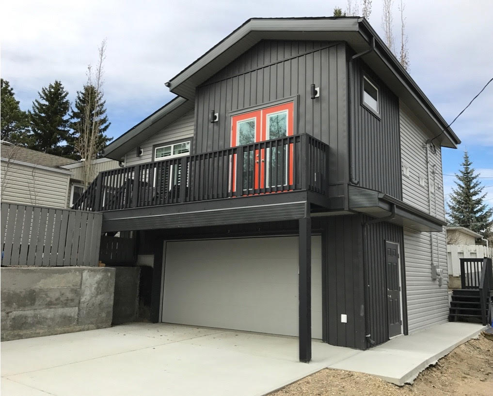picture of an ADU over a garage